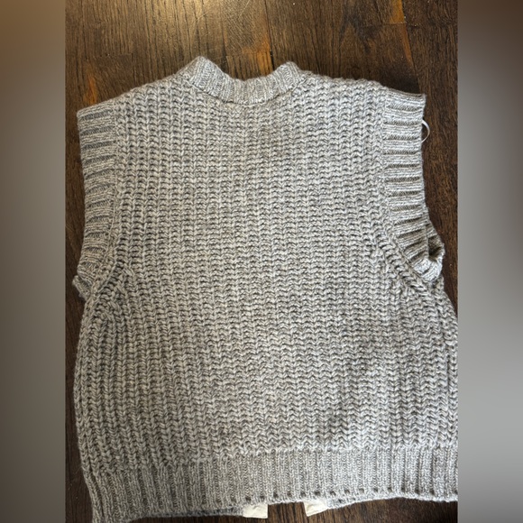 Zara Knit Vest with Cream Details - Picture 2 of 3
